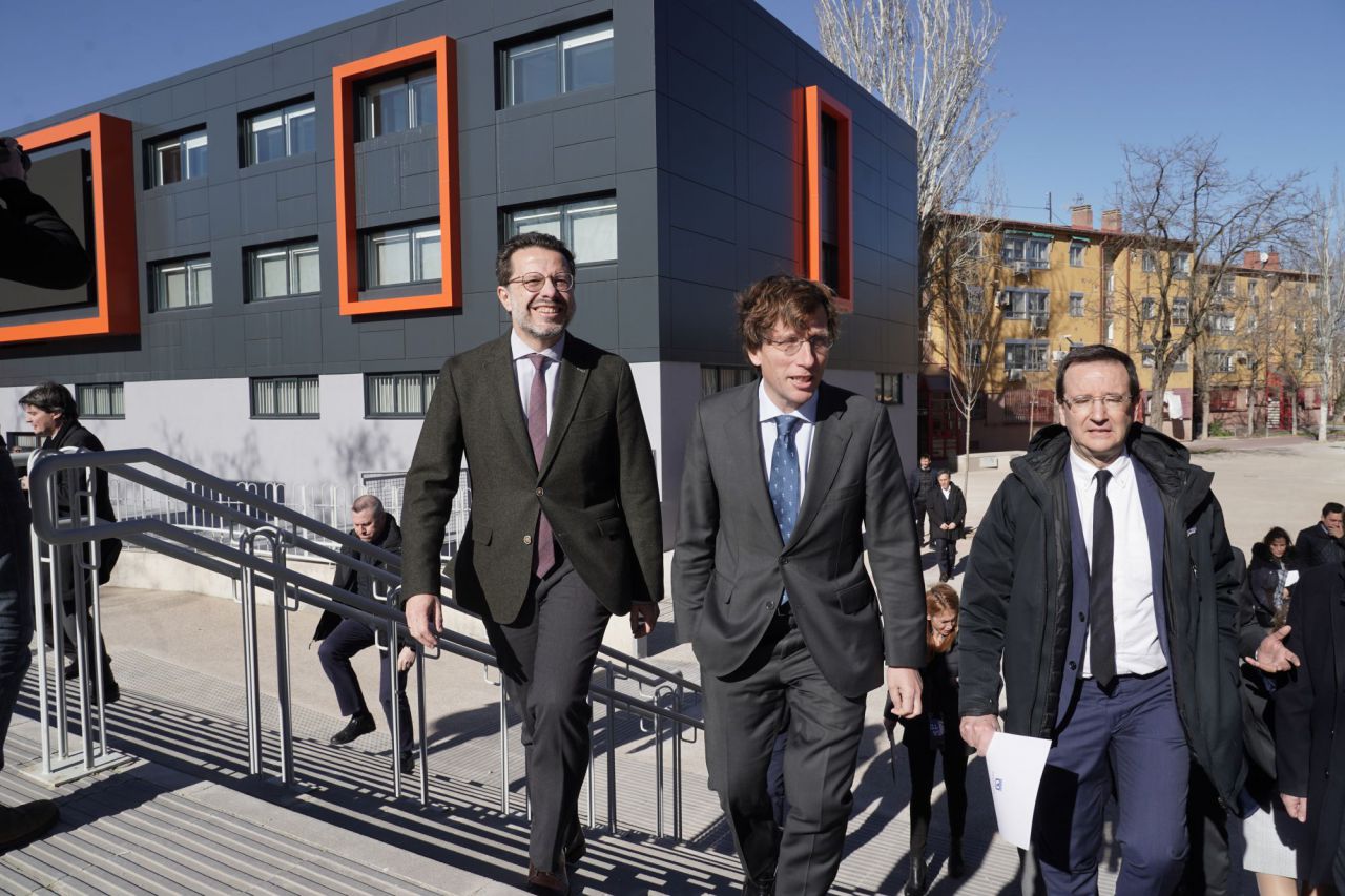El alcalde de Madrid, José Luis Martínez-Almeida, inaugura el Campus Digital San Blas