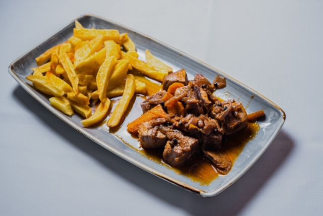 Atún rojo encebollado al estilo Barbate