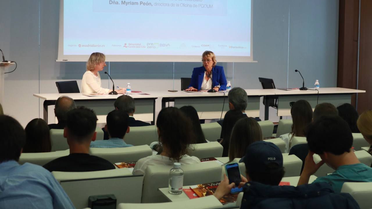 Myriam Peón , directora de la Oficina del PGOUM y María Cano, directora de Madridiario