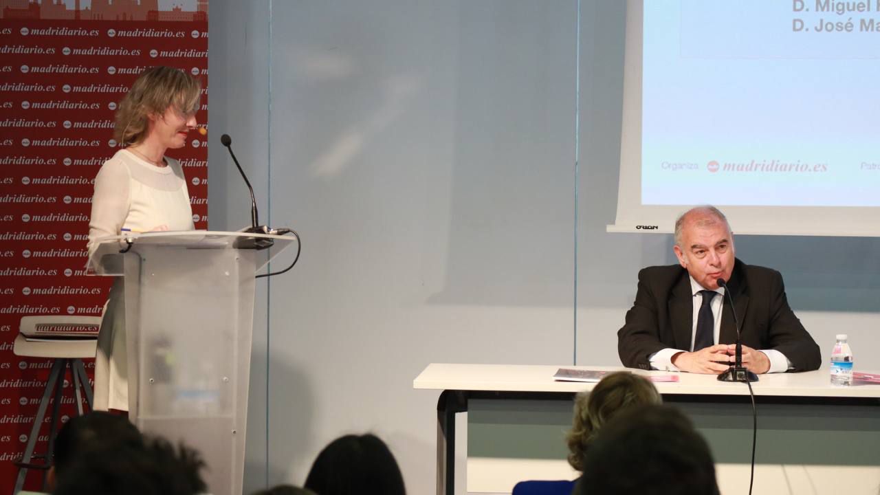 La primera mesa de debate ‘Un nuevo Madrid gracias a los nuevos desarrollos', moderada por María Cano, ha contado con la participación de Marcos Sánchez Foncueva, gerente de la Junta de Compensación de Los Cerros; Miguel Hernández, director de Estrategia de Crea Madrid Nuevo Norte, y José María Ortega