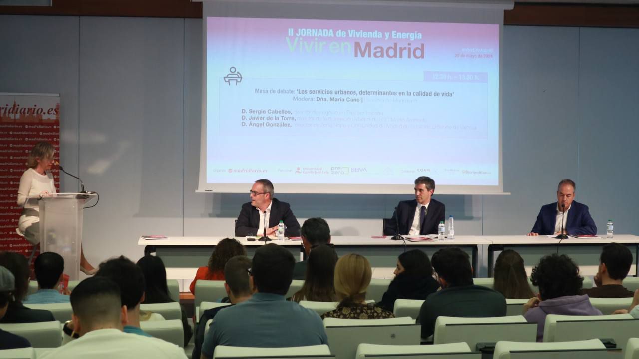 Sergio Cabellos, director de negocio en PreZero España; Javier de la Torre, director de la delegación Madrid de FCC Medio Ambiente y Ángel González, director de Zona Norte y Comunidad de Madrid de Servicios Urbanos de Valoriza.