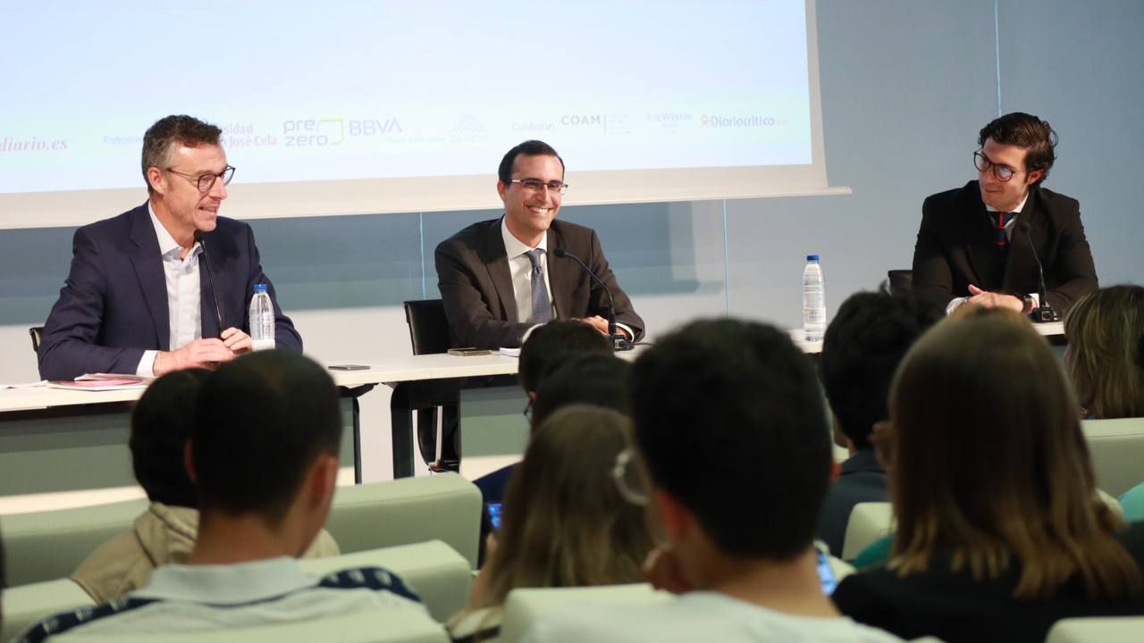 Diego Cordón, director de Energía y Sostenibilidad de BBVA en España; Rafael Landín, Delegaciones Institucionales de Iberdrola; y David García, presidente de MWCC