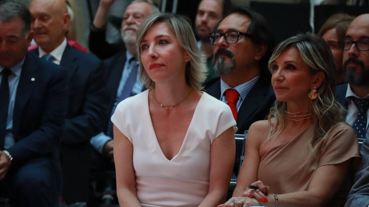 María Cano, directora de Madridiario, y la periodista Marta Jaumandreu