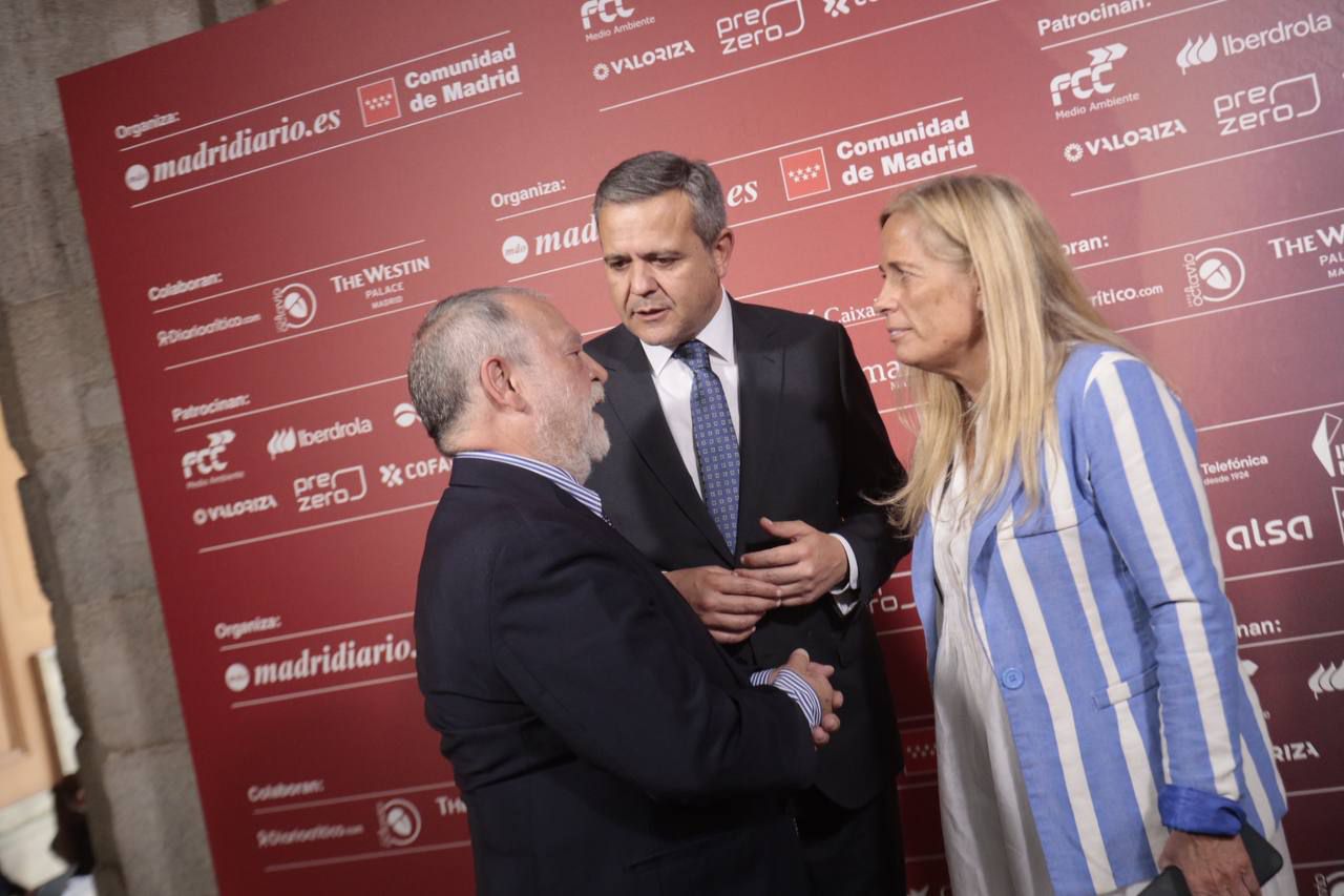 Pepe Brías, director general de Madridiario; Jorge Rodrigo, consejero de Vivienda, Transportes e Infraestructuras; y Rocío Albert López-Ibor, consejera de Economía, Hacienda y Empleo