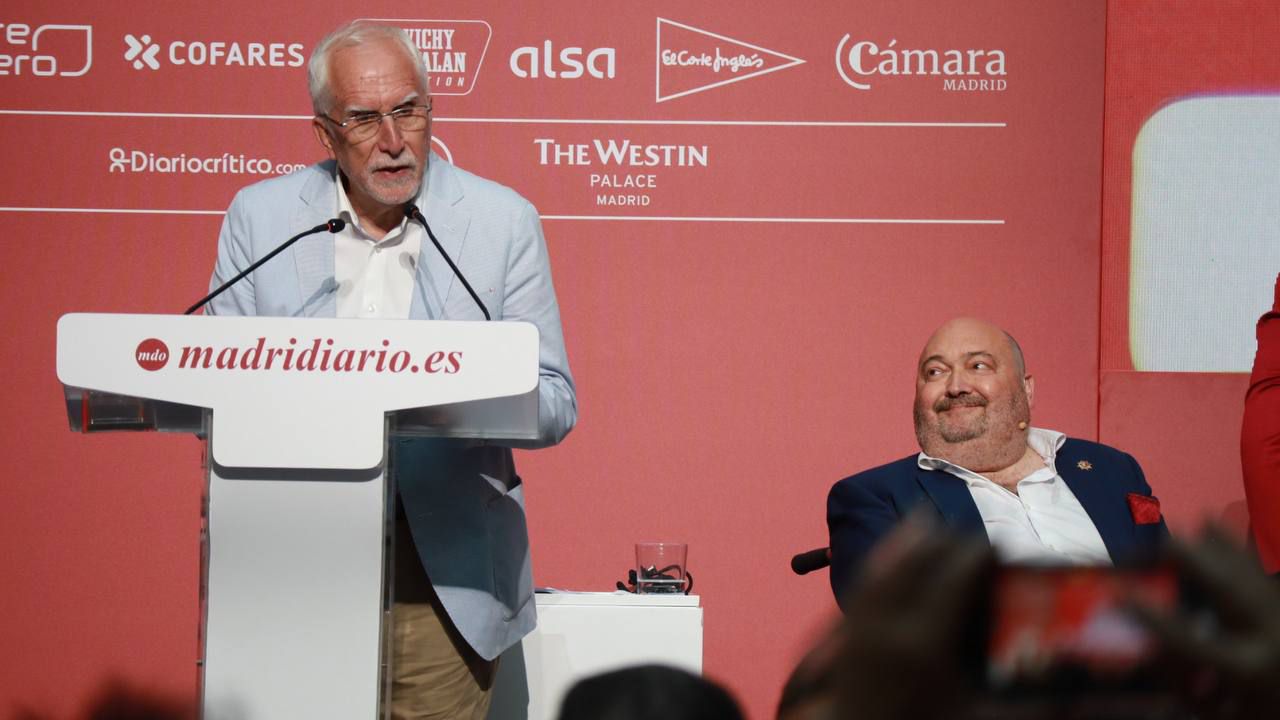 Luis Mateo Díez, premio Iniciativa Cultural, y Constantino Mediavilla, presidente editor de Madridiario