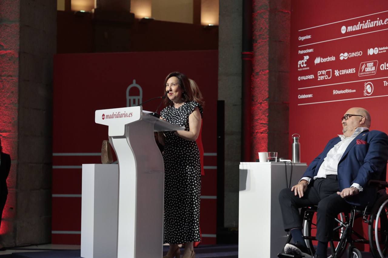 Margarita Robles, ministra de Defensa, recoge el premio a la Mujer del Año