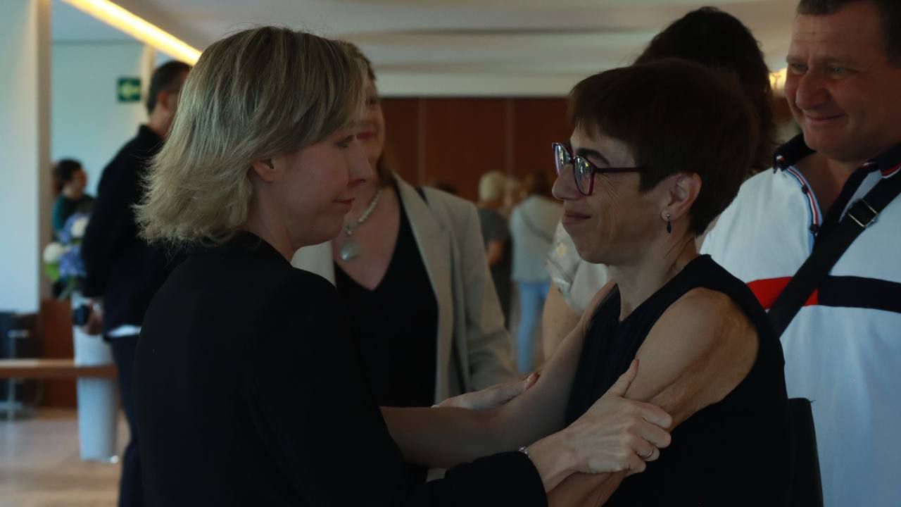 La directora de Madridiario, María Cano, recibe el pésame
