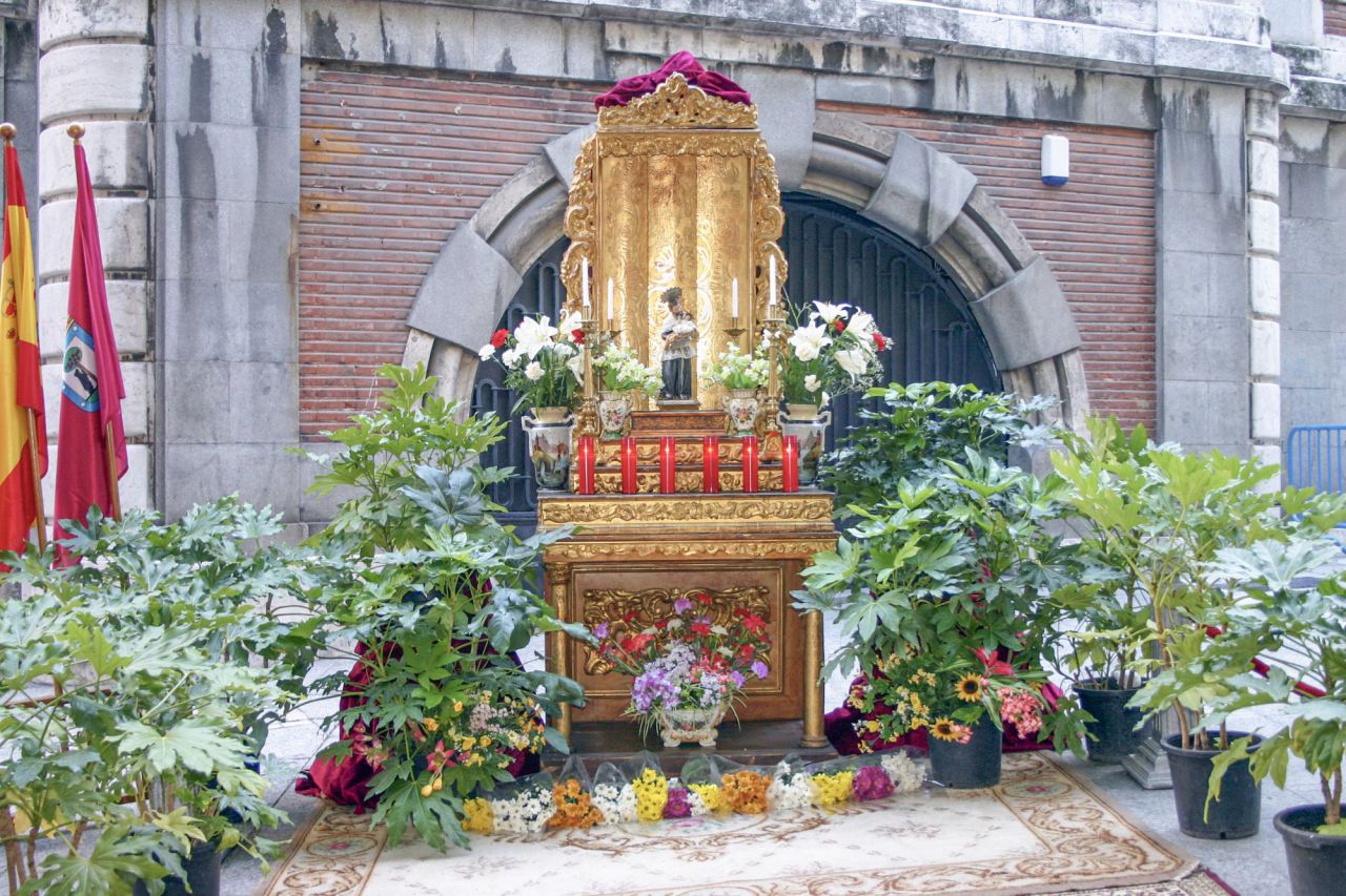 Altar de San Cayetano en la Ribera de Curtidores. 2008.