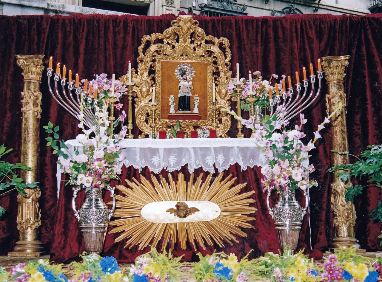 Altar de San Cayetano en la Ribera de Curtidores. 2004.