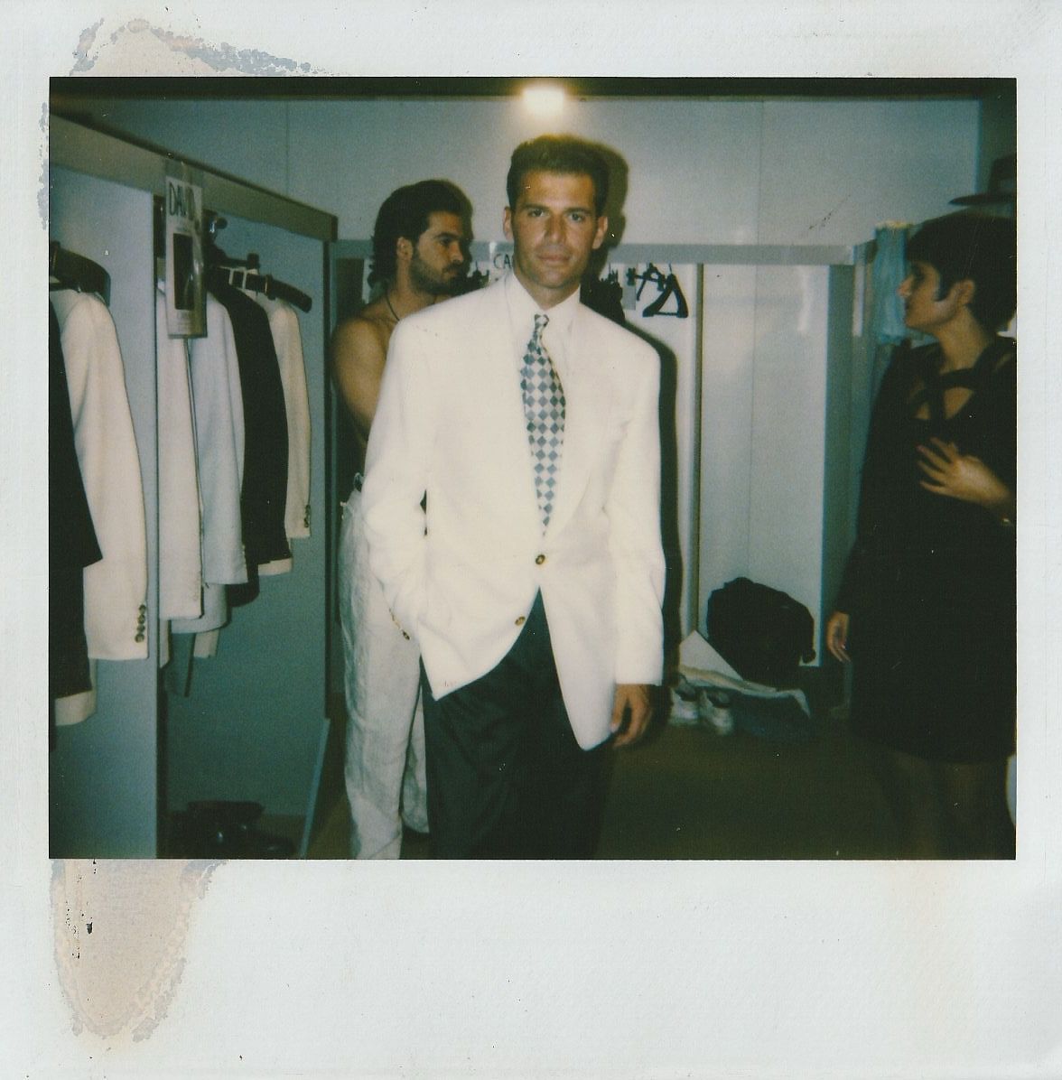 Polaroids de backstage del desfile colección primavera-verano 1993