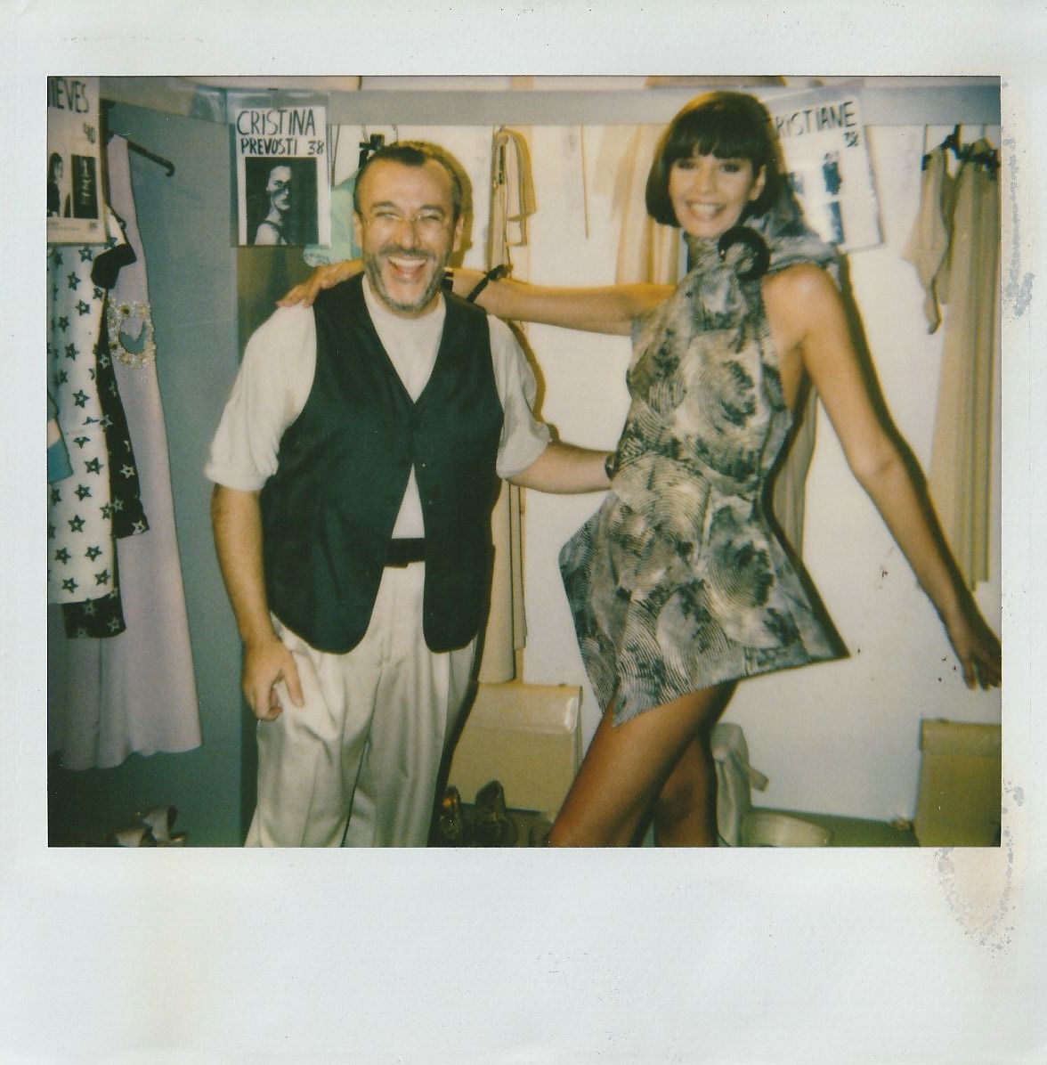 Polaroids de backstage del desfile colección primavera-verano 1993