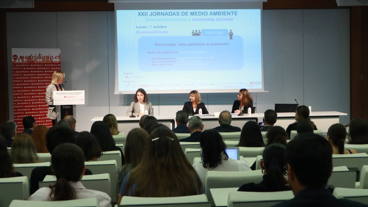 María Cano, directora de Madridiario; María Martínez, directora Región Centro de i-DE; Carolina Roca, presidenta de Asprima; Esther Nava, directora de Zona Centro UFD