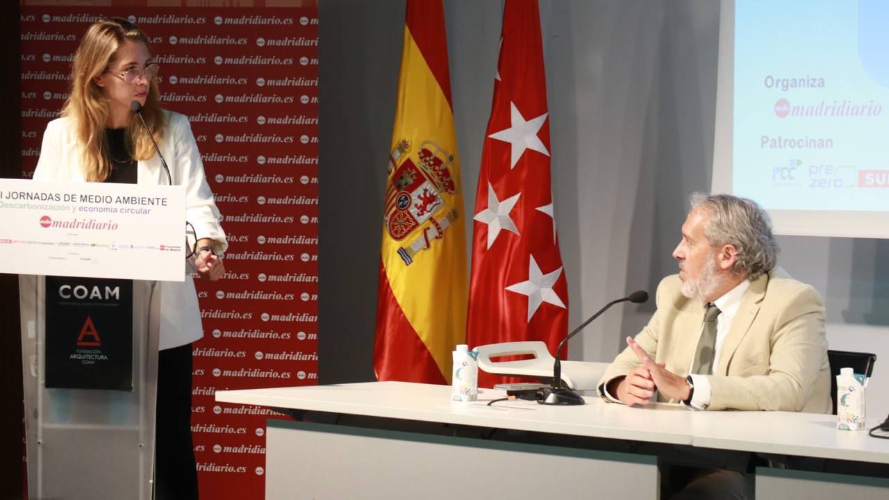 Cristina Aparicio, directora general de Transición Energética y Economía Circular de la Comunidad de Madrid; Fernando Arlandis, adjunto al consejero delegado del Canal de Isabel II