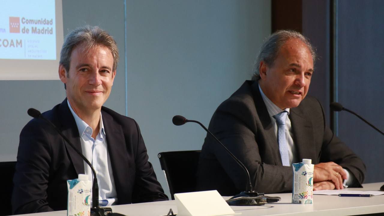Ernesto Mateo, director de Movilidad Avanzada en Mutua Madrileña; Ignacio Pérez Carasa, director de Relaciones Institucionales e ISG en Alsa