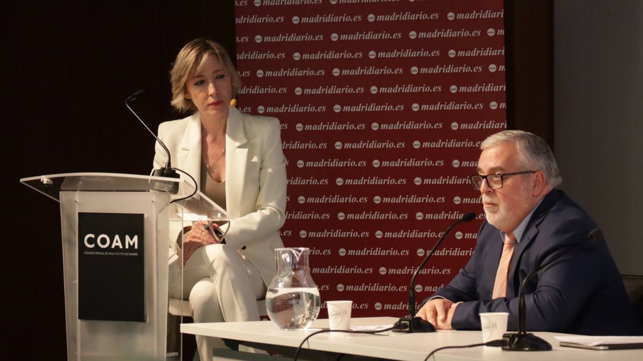María Cano, directora de Madridiario, y José Manuel Ropero, coordinador del Servicio de Prevención Mancomunado SPM-Ginso y responsable del Área de Seguridad y Salud en Ginso