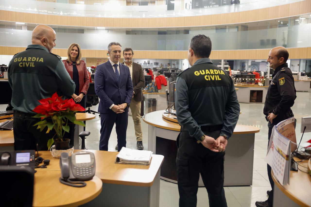 El consejero de Medio Ambiente, Agricultura e Interior de la Comunidad de Madrid, Carlos Novillo,visita la sede de la Agencia de Seguridad y Emergencias Madrid 112 (ASEM112), en Pozuelo de Alarcón.