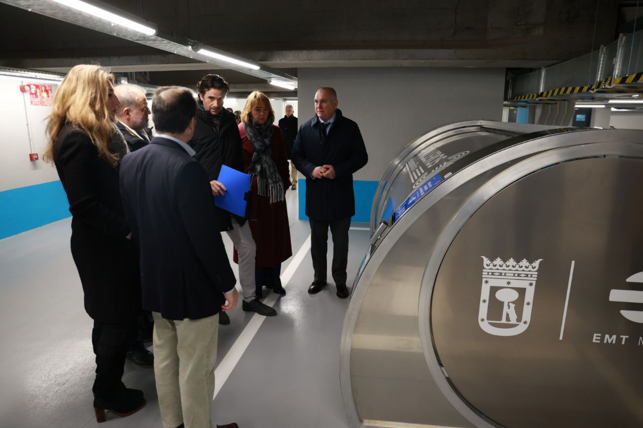 El hub contiene también 16 plazas para recarga eléctrica y una zona de BiciPARK con aforo para siete bicicletas