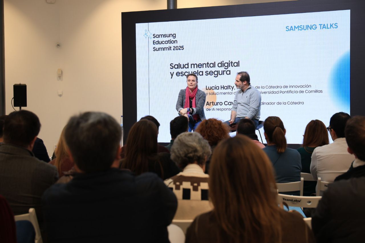 Lucia Halty, directora de la cátedra de Innovación y salud mental digital de la Universidad Pontificia de Comillas, y Arturo Cavanna, profesor Universidad Autónoma