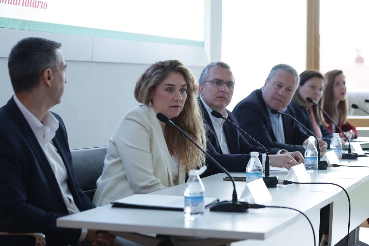 Mesa técnica de expertos sobre 'El papel de las nuevas soluciones tecnológicas a la hora de garantizar la seguridad ambiental y el control de emisiones'