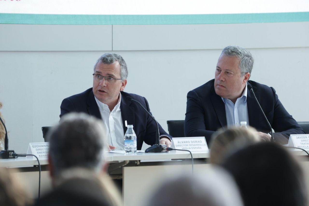 lvaro Dorao, director de Desarrollo de Veolia España; Javier Cerezo, director de Tratamiento y Reciclaje de FCC Medio Ambiente