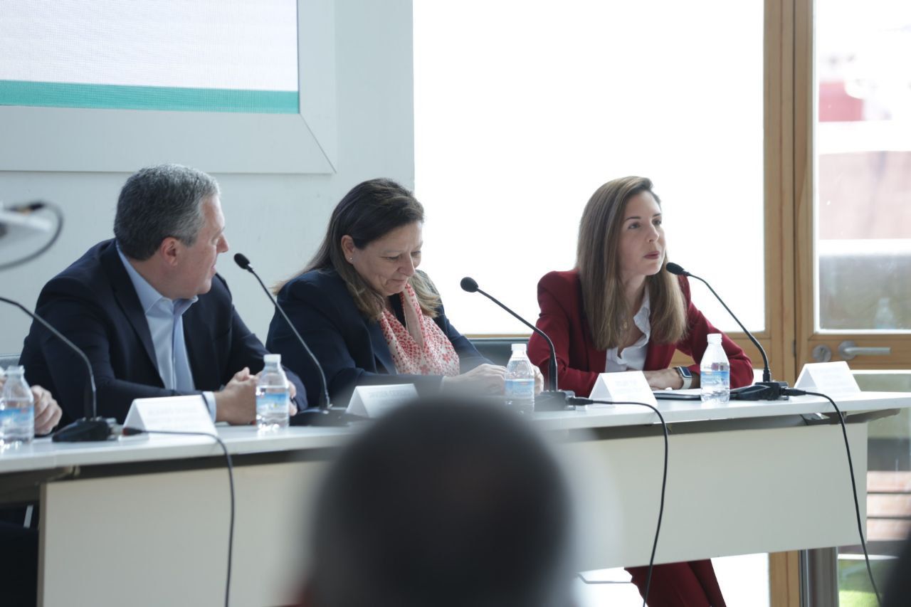  Javier Cerezo, director de Tratamiento y Reciclaje de FCC Medio Ambiente; Pilar Tur, directora Técnica de Urbaser, y Mónica Ramos, directora de Operaciones e Ingenieria de PreZero España