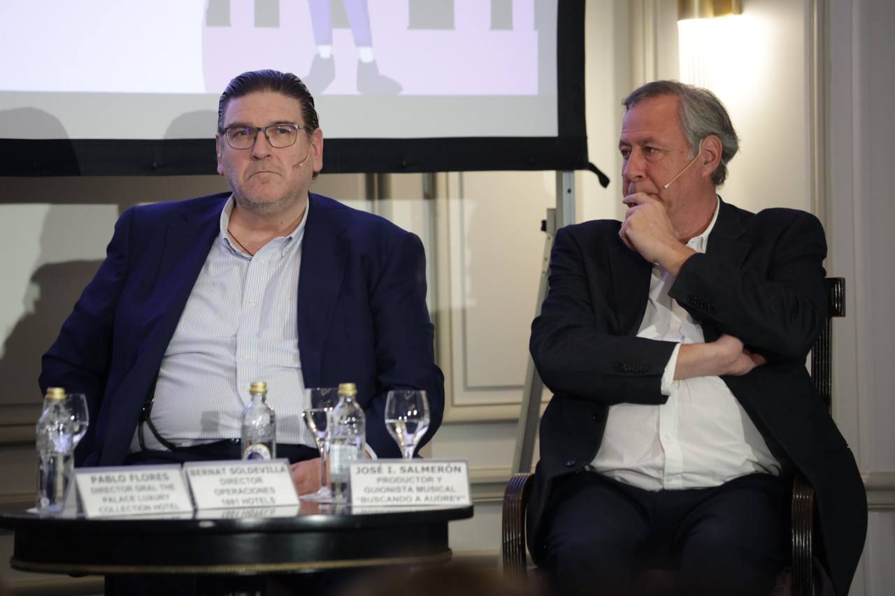 Bernat Soldevila, director de Operaciones de 1881 Hotels, y José Ignacio Salmerón, productor y guionista del musical Buscando a Audrey.