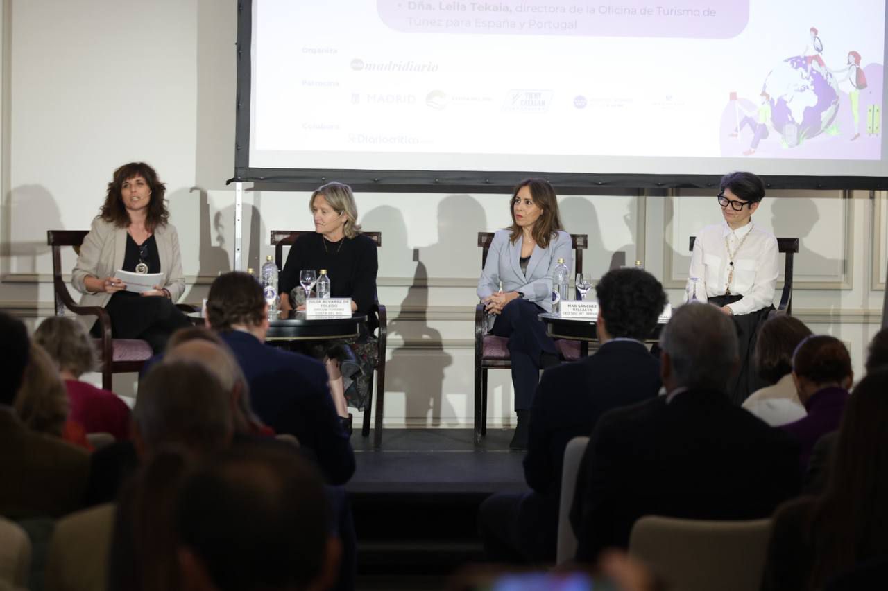 Julia Álvarez de Toledo, directora de Comunicación de Turismo y Planificación Costa del Sol; Mar Sánchez Villalta, CEO de SBC International Services, y Leila Tekaia, directora de la Oficina de Turismo de Túnez para España y Portugal