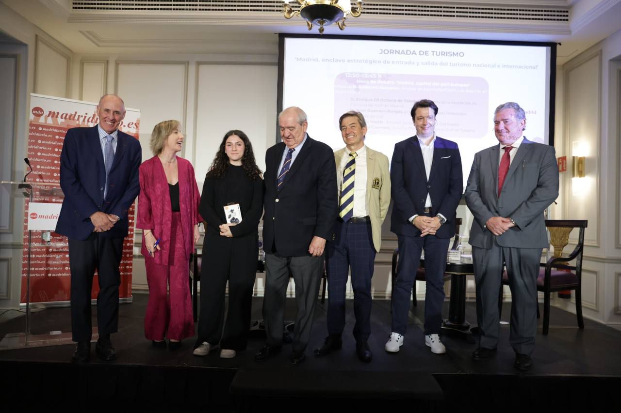 Enrique Gil Octavio de Toledo, presidente de la Asociación de Campos de Golf de Madrid; Juan Guerrero-Burgos, presidente de la Real Federación Española de Golf; Marco Martín, director general de Stirling and Martín, y Miguel Guerrero, director Desarrollo Negocio Golf de Turismo Costa del Sol