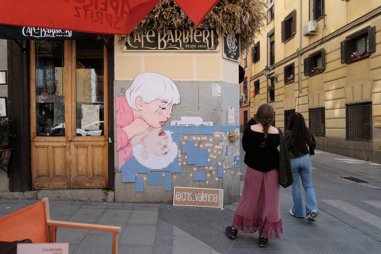 Premio del Jurado 2025: 'Where are we?' de Cris Valencia en Café de Barbieri en la calle del Ave María.