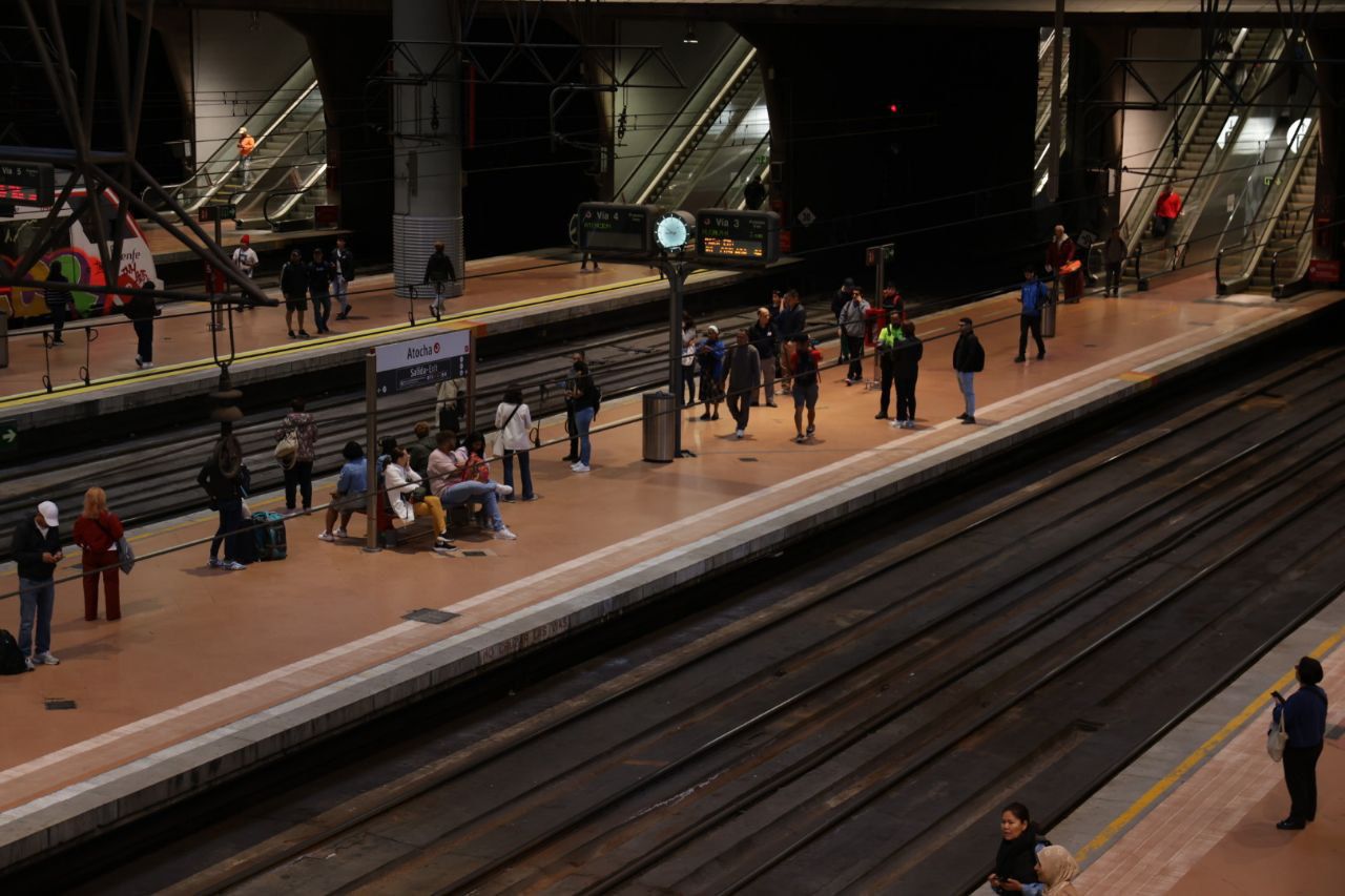 La estación de Atocha, un día después del gran apagón