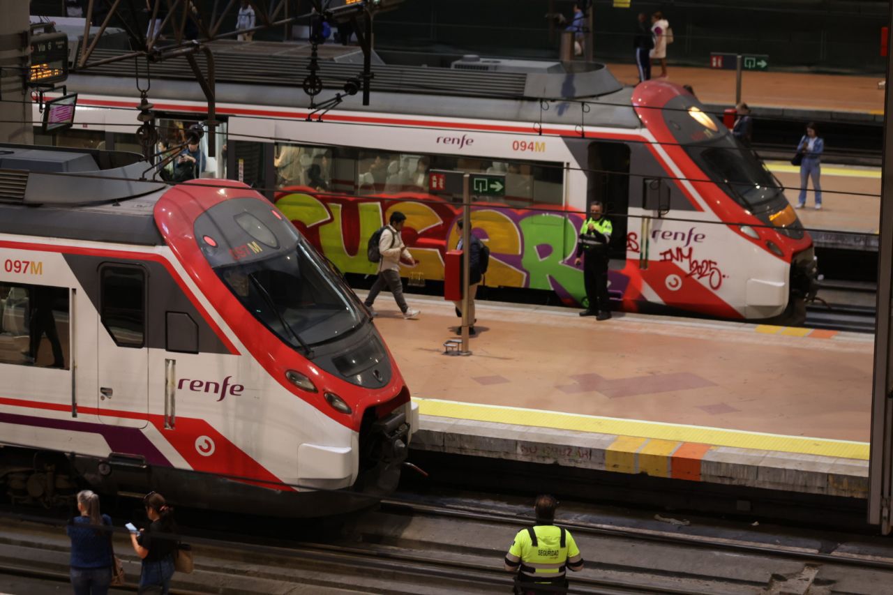 La estación de Atocha, un día después del gran apagón