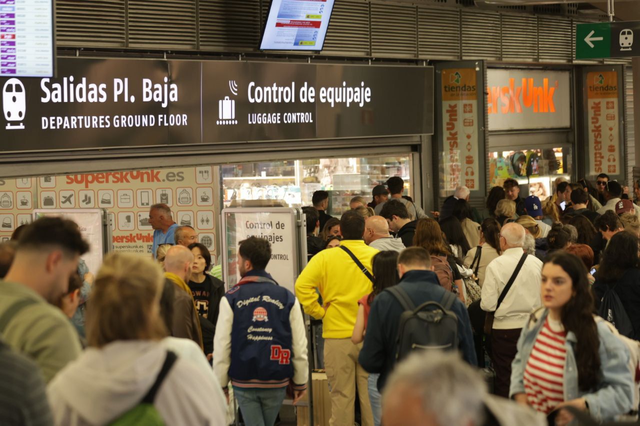 La estación de Atocha, un día después del gran apagón