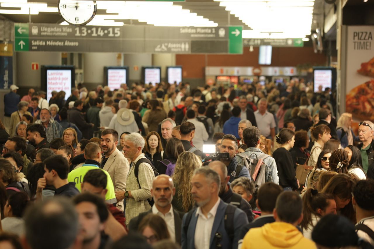 La estación de Atocha, un día después del gran apagón