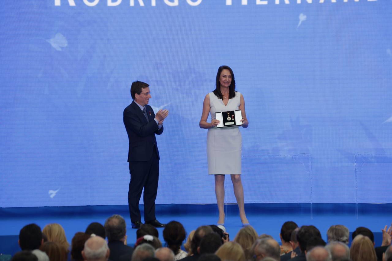Rodri, campeón de la Eurocopa 2024 y Balón de Oro, Medalla de Honor