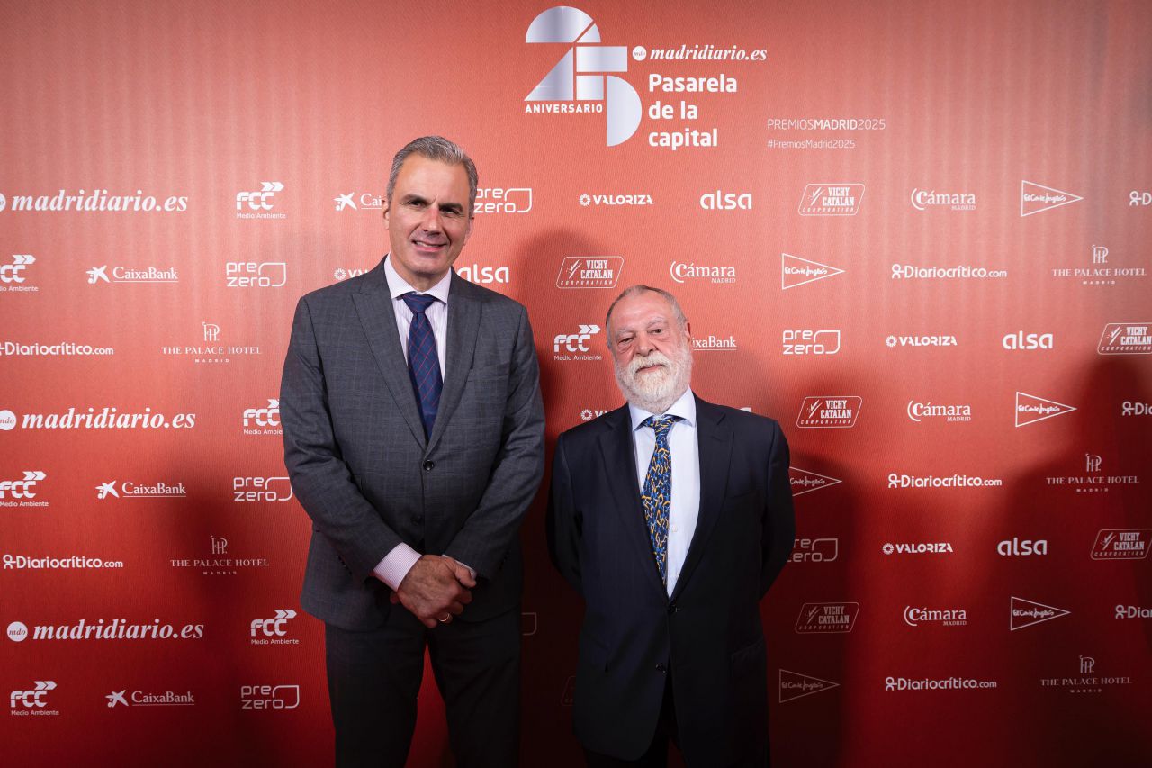 Javier Ortega Smith, portavoz de Vox en el Ayuntamiento de Madrid, y José Brías