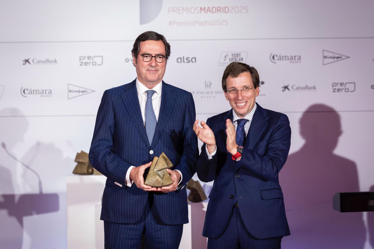 Voluntarios madrileños que ayudaron en la DANA en Valencia, Jorge Rodrigo, Carlos Novillo e Inma Sanz