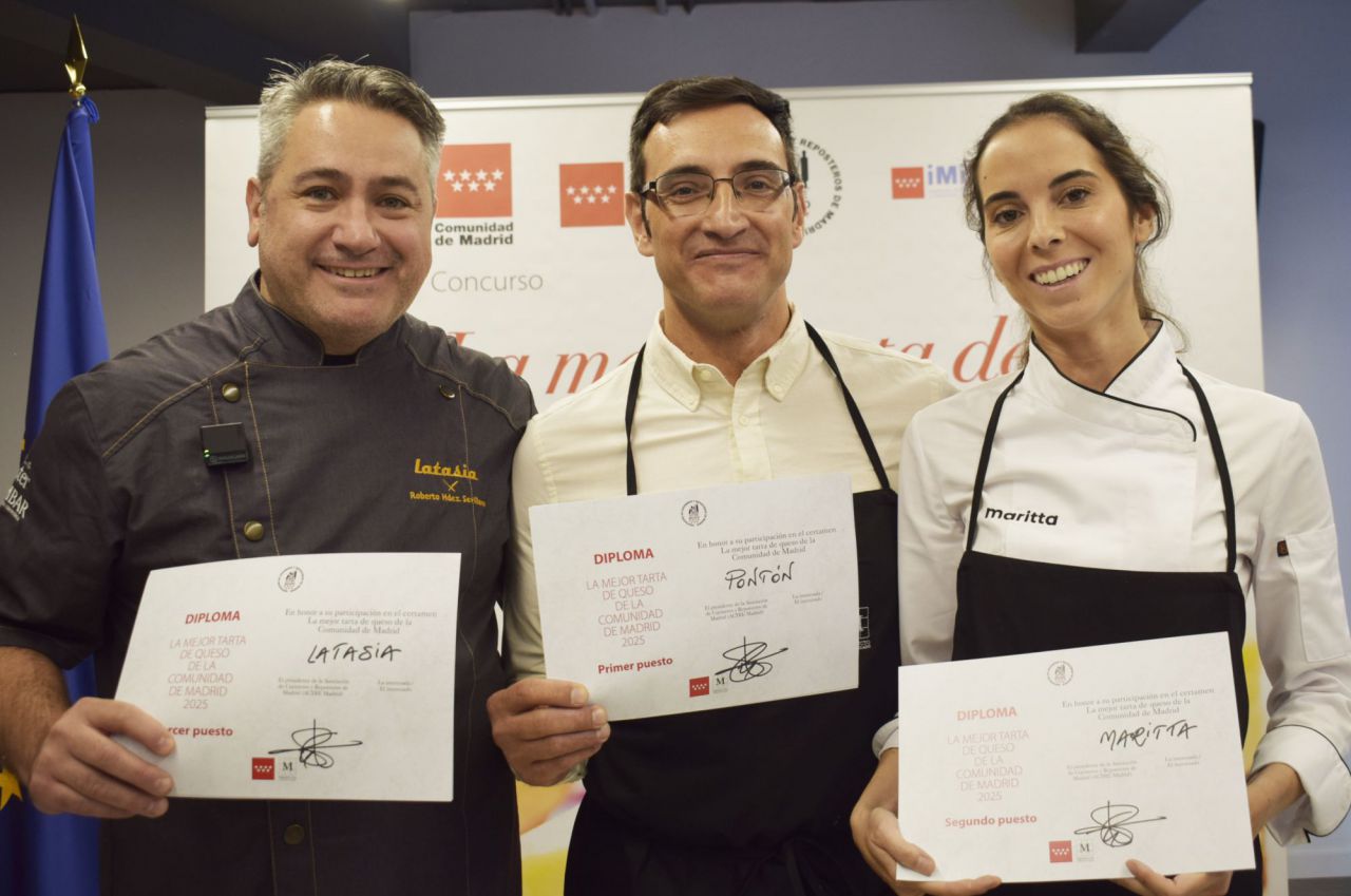 Los tres premiados en el certamen de la Mejor tarta de queso 2025