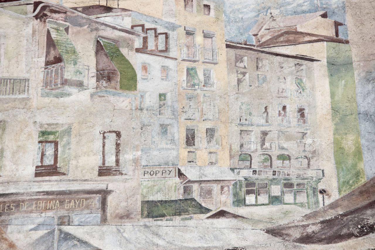 Mural de Enrique Cavestany en la Plaza de Cascorro