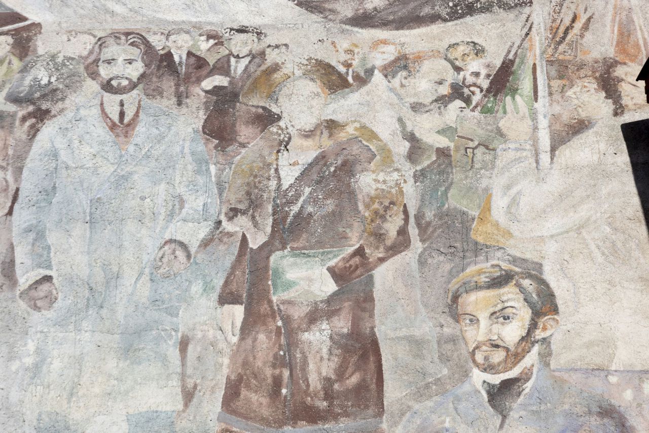 Mural de Enrique Cavestany en la Plaza de Cascorro