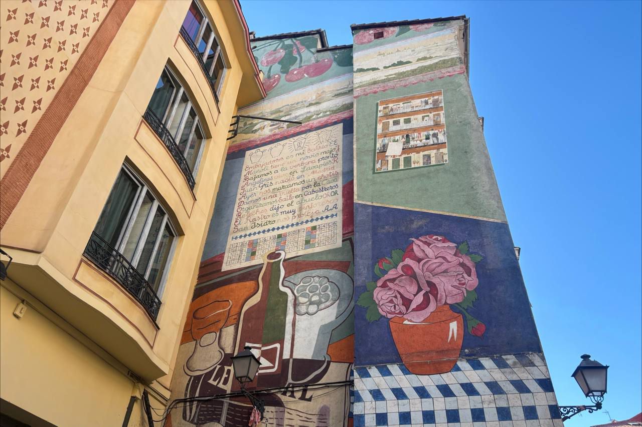 Mural de Alfredo Alcaín en Embajadores, 9