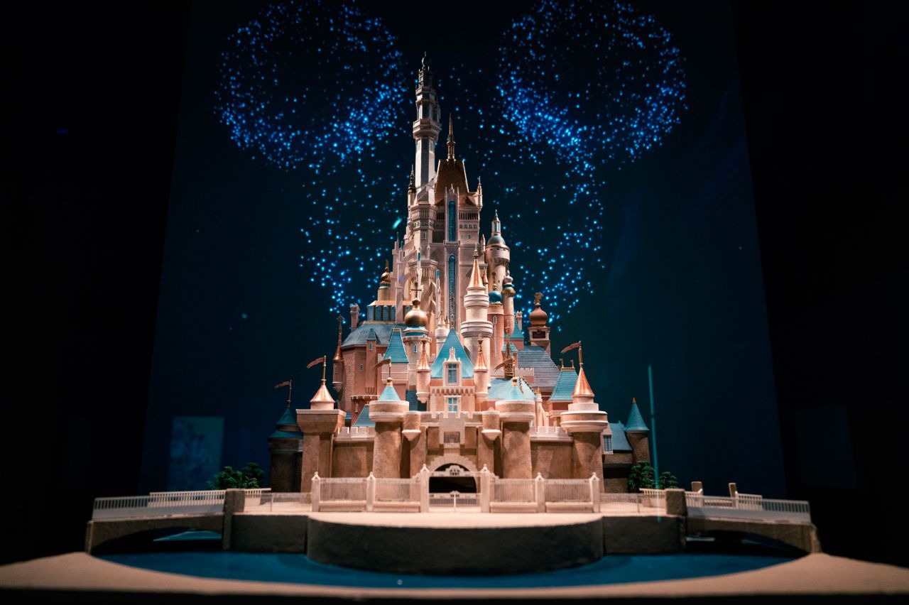 Maqueta de Castle of Magical Dreams para Hong Kong
Disneyland® Park, expuesto en la galería Tu Mundo Disney.
Un Día en los Parques de la exposición.