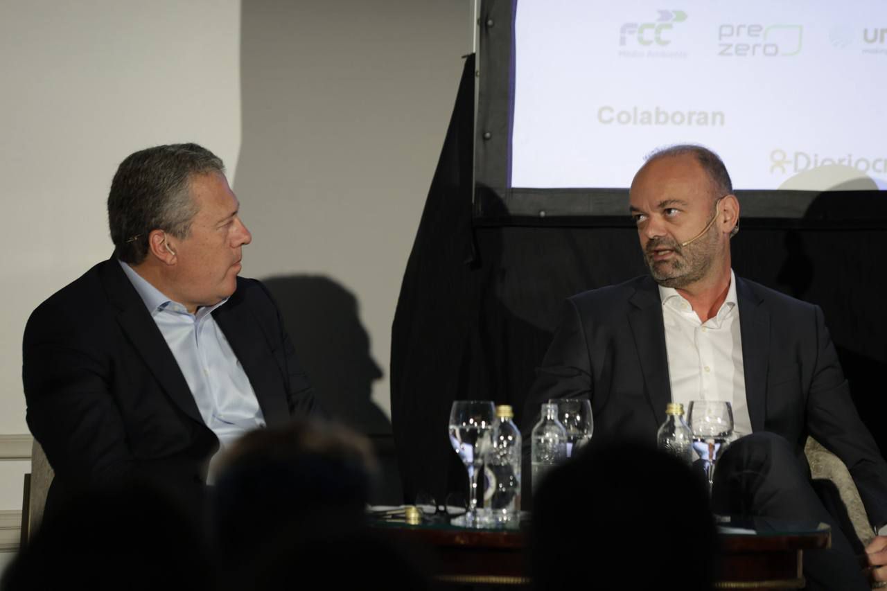 Javier Cerezo, director técnico de FCC Medio Ambiente, y José Antonio García Galdón, director general de Tratamiento de Residuos de Valoriza