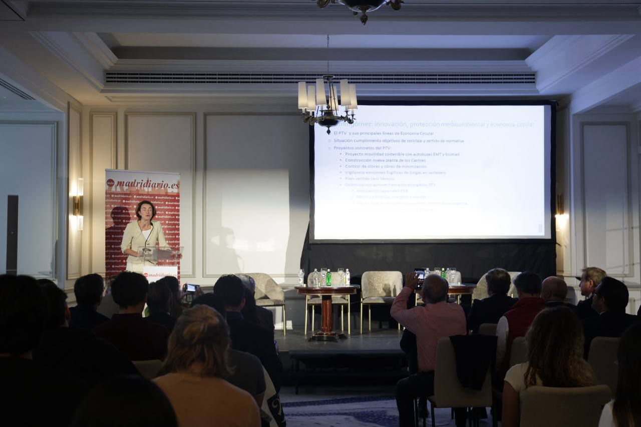 María José Delgado, directora del Parque Tecnológico de Valdemingómez, en su ponencia 'Valdemingómez: innovación, protección medioambiental y economía circular'