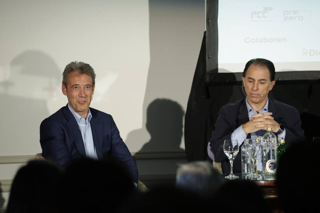 Ernesto Mateo, director general de Voltio by Mutua, y Miguel Ángel Alonso, director de Ingeniería de Alsa