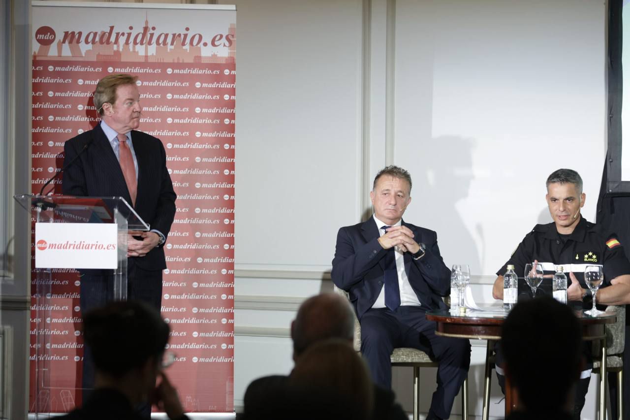 Primera mesa: 'De la emergencia a la prevención: nuevos enfoques en la lucha contra los incendios'