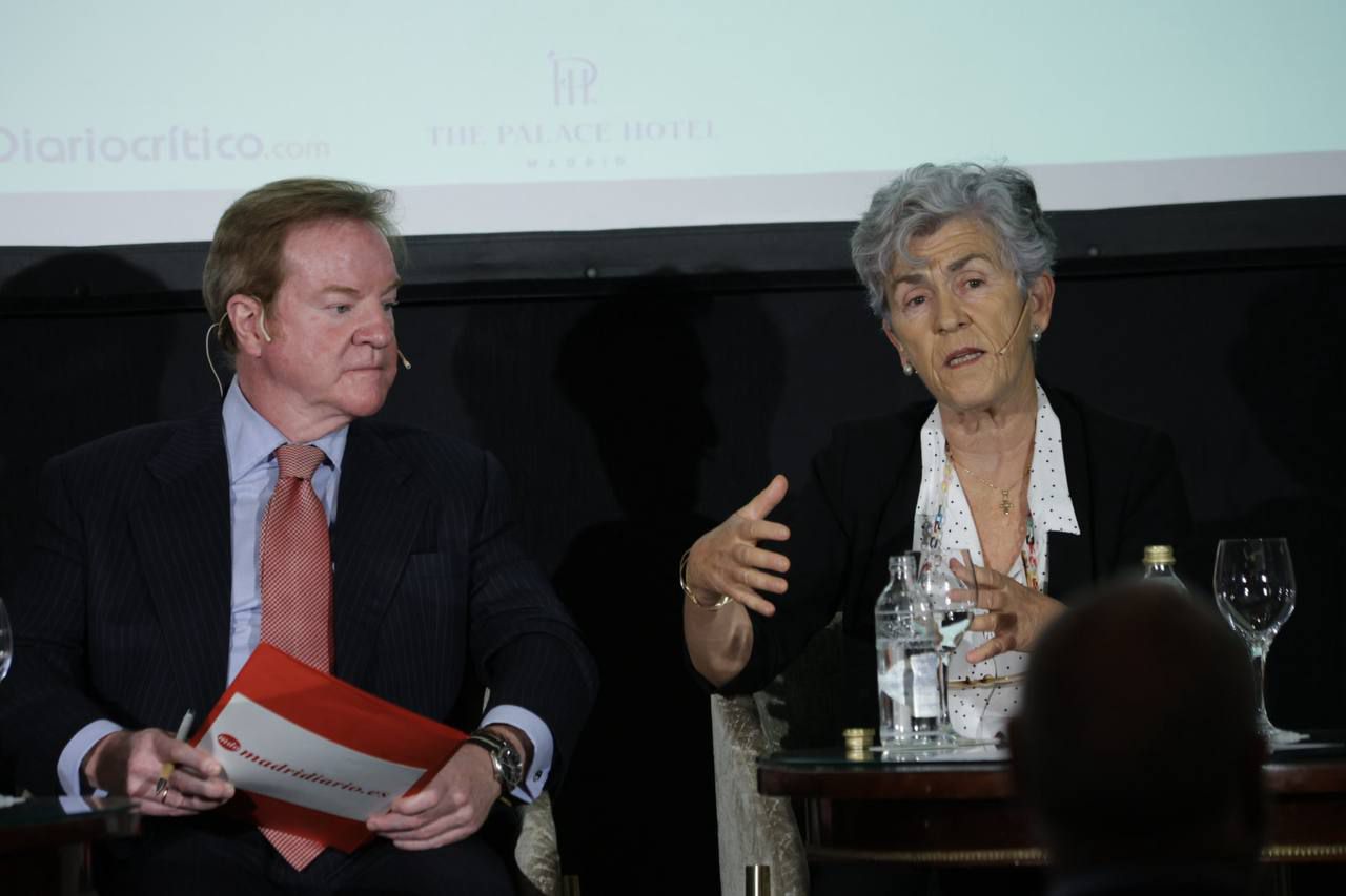 El director de Madridiario, Juan Pajares, e Inés González Doncel, ingeniera de Montes y catedrática de la Escuela Técnica  Superior de Ingeniería de Montes, Forestal y del Medio Ambiente de la Universidad Politécnica de Madrid 