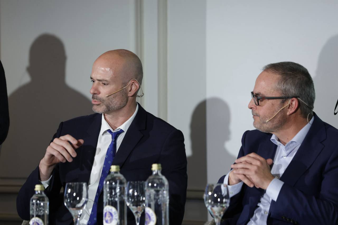 Roberto Torres, director general de Ros Roca, y Sergio Cabellos, director de Negocio Público Centro de PreZero España