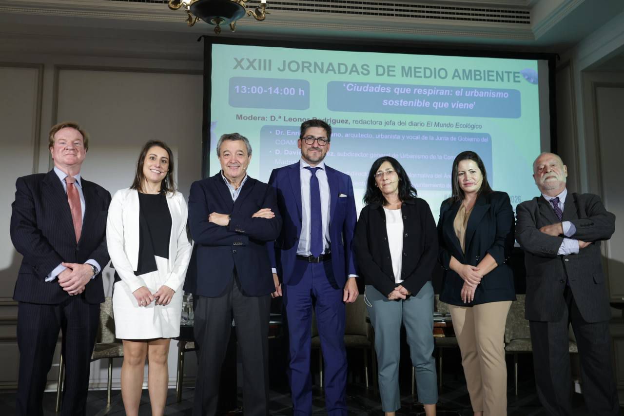 Foto de familia panel 'Ciudades que respiran: el urbanismo sostenible que viene'