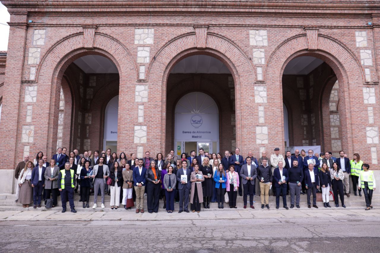 Foto de familia de los premiados