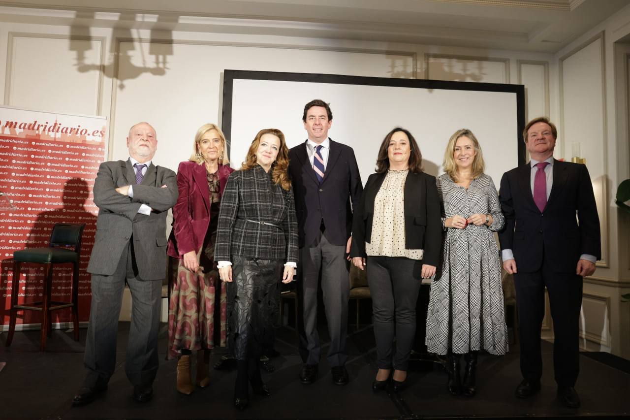 Foto de familia de los participantes en la Jornada